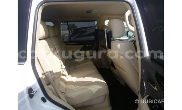 Nunua Imported Lexus LX Nyeupe Gari ndani ya Import - Dubai nchini Bujumbura Nunua Imported Lexus LX Nyeupe Gari ndani ya Import - Dubai nchini Bujumbura