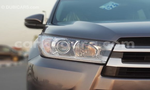 Buy Import Toyota Highlander Other Car in Import - Dubai in Bujumbura Buy Import Toyota Highlander Other Car in Import - Dubai in Bujumbura