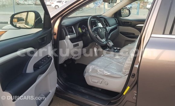 Buy Import Toyota Highlander Other Car in Import - Dubai in Bujumbura Buy Import Toyota Highlander Other Car in Import - Dubai in Bujumbura