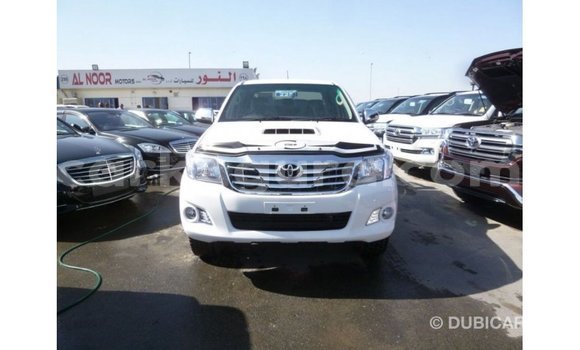 Acheter Import Voiture Toyota Hilux Blanc à Import - Dubai, Bujumbura Acheter Import Voiture Toyota Hilux Blanc à Import - Dubai, Bujumbura