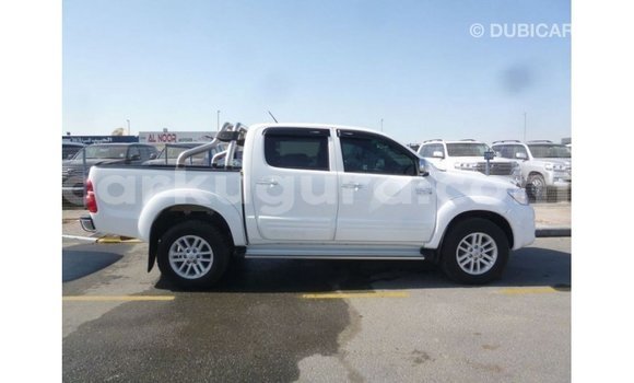 Acheter Import Voiture Toyota Hilux Blanc à Import - Dubai, Bujumbura Acheter Import Voiture Toyota Hilux Blanc à Import - Dubai, Bujumbura