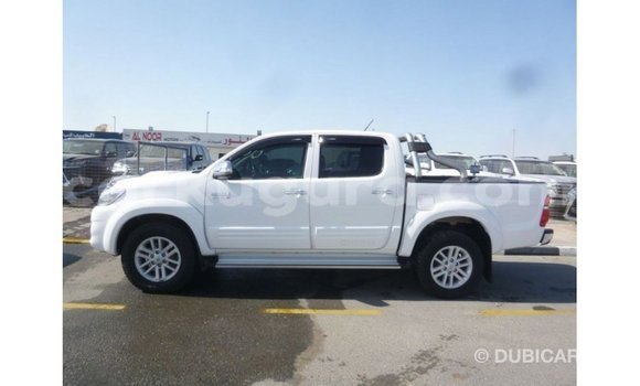 Acheter Import Voiture Toyota Hilux Blanc à Import - Dubai, Bujumbura Acheter Import Voiture Toyota Hilux Blanc à Import - Dubai, Bujumbura