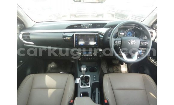 Acheter Import Voiture Toyota Hilux Noir à Import - Dubai, Bujumbura Acheter Import Voiture Toyota Hilux Noir à Import - Dubai, Bujumbura