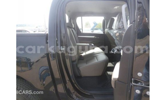 Acheter Import Voiture Toyota Hilux Noir à Import - Dubai, Bujumbura Acheter Import Voiture Toyota Hilux Noir à Import - Dubai, Bujumbura