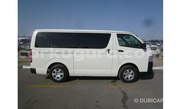 Acheter Import Voiture Toyota Hiace Blanc à Import - Dubai, Bujumbura Acheter Import Voiture Toyota Hiace Blanc à Import - Dubai, Bujumbura