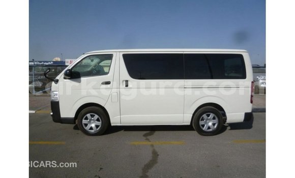 Acheter Import Voiture Toyota Hiace Blanc à Import - Dubai, Bujumbura Acheter Import Voiture Toyota Hiace Blanc à Import - Dubai, Bujumbura