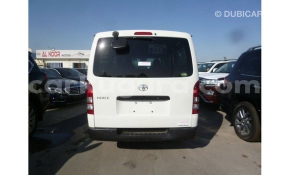 Acheter Import Voiture Toyota Hiace Blanc à Import - Dubai, Bujumbura Acheter Import Voiture Toyota Hiace Blanc à Import - Dubai, Bujumbura