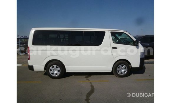 Acheter Import Voiture Toyota Hiace Blanc à Import - Dubai, Bujumbura Acheter Import Voiture Toyota Hiace Blanc à Import - Dubai, Bujumbura
