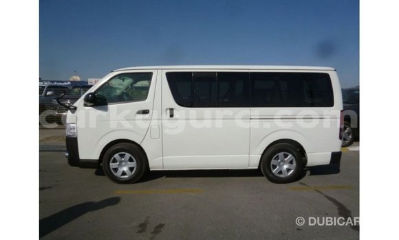 Acheter Import Voiture Toyota Hiace Blanc à Import - Dubai, Bujumbura Acheter Import Voiture Toyota Hiace Blanc à Import - Dubai, Bujumbura