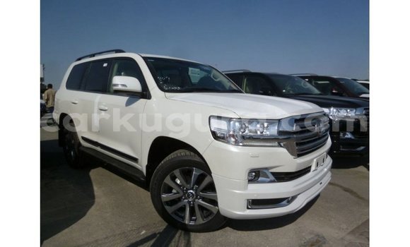 Acheter Import Voiture Toyota Land Cruiser Blanc à Import - Dubai, Bujumbura Acheter Import Voiture Toyota Land Cruiser Blanc à Import - Dubai, Bujumbura