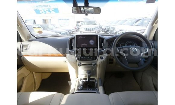 Buy Import Toyota Land Cruiser White Car in Import - Dubai in Bujumbura Buy Import Toyota Land Cruiser White Car in Import - Dubai in Bujumbura
