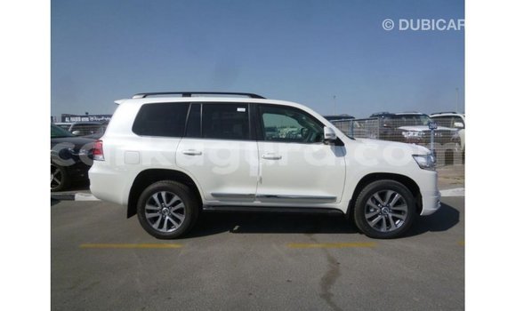 Buy Import Toyota Land Cruiser White Car in Import - Dubai in Bujumbura Buy Import Toyota Land Cruiser White Car in Import - Dubai in Bujumbura