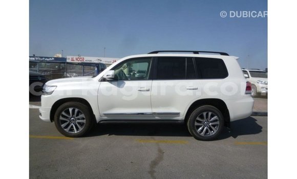 Buy Import Toyota Land Cruiser White Car in Import - Dubai in Bujumbura Buy Import Toyota Land Cruiser White Car in Import - Dubai in Bujumbura