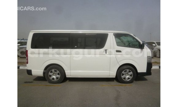 Acheter Import Voiture Toyota Hiace Blanc à Import - Dubai, Bujumbura Acheter Import Voiture Toyota Hiace Blanc à Import - Dubai, Bujumbura