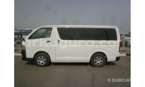 Acheter Import Voiture Toyota Hiace Blanc à Import - Dubai, Bujumbura Acheter Import Voiture Toyota Hiace Blanc à Import - Dubai, Bujumbura
