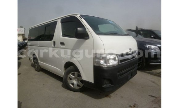 Acheter Import Voiture Toyota Hiace Blanc à Import - Dubai, Bujumbura Acheter Import Voiture Toyota Hiace Blanc à Import - Dubai, Bujumbura