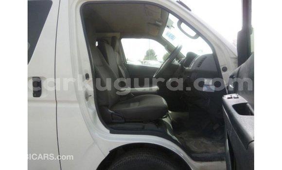 Acheter Import Voiture Toyota Hiace Blanc à Import - Dubai, Bujumbura Acheter Import Voiture Toyota Hiace Blanc à Import - Dubai, Bujumbura