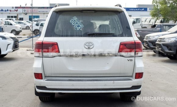 Nunua Imported Toyota Land Cruiser Nyeusi Gari ndani ya Import - Dubai nchini Bujumbura Nunua Imported Toyota Land Cruiser Nyeusi Gari ndani ya Import - Dubai nchini Bujumbura
