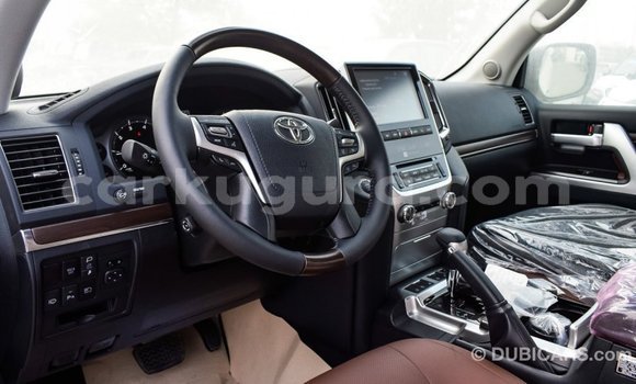 Nunua Imported Toyota Land Cruiser Nyeusi Gari ndani ya Import - Dubai nchini Bujumbura Nunua Imported Toyota Land Cruiser Nyeusi Gari ndani ya Import - Dubai nchini Bujumbura