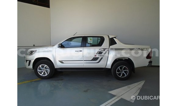 Acheter Import Voiture Toyota Hilux Blanc à Import - Dubai, Bujumbura Acheter Import Voiture Toyota Hilux Blanc à Import - Dubai, Bujumbura