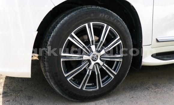 Nunua Imported Toyota Land Cruiser Nyeupe Gari ndani ya Import - Dubai nchini Bujumbura Nunua Imported Toyota Land Cruiser Nyeupe Gari ndani ya Import - Dubai nchini Bujumbura