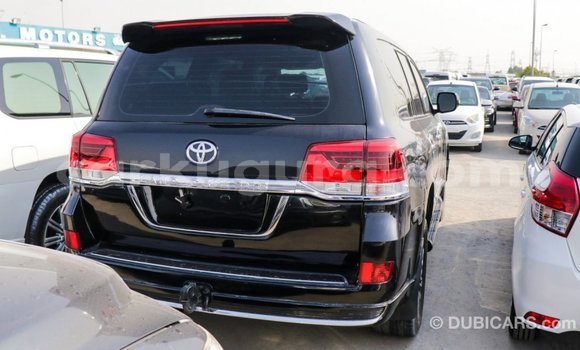 Acheter Import Voiture Toyota Land Cruiser Noir à Import - Dubai, Bujumbura Acheter Import Voiture Toyota Land Cruiser Noir à Import - Dubai, Bujumbura