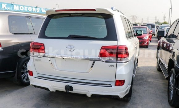 Acheter Import Voiture Toyota Land Cruiser Blanc à Import - Dubai, Bujumbura Acheter Import Voiture Toyota Land Cruiser Blanc à Import - Dubai, Bujumbura