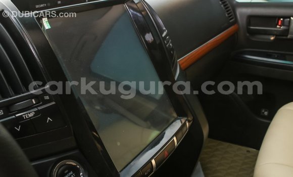 Acheter Import Voiture Toyota Land Cruiser Blanc à Import - Dubai, Bujumbura Acheter Import Voiture Toyota Land Cruiser Blanc à Import - Dubai, Bujumbura