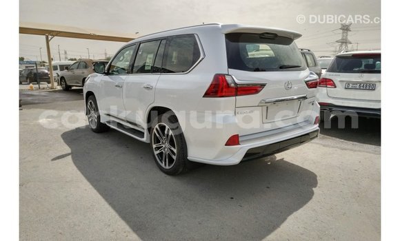 Acheter Import Voiture Lexus LX Blanc à Import - Dubai, Bujumbura Acheter Import Voiture Lexus LX Blanc à Import - Dubai, Bujumbura
