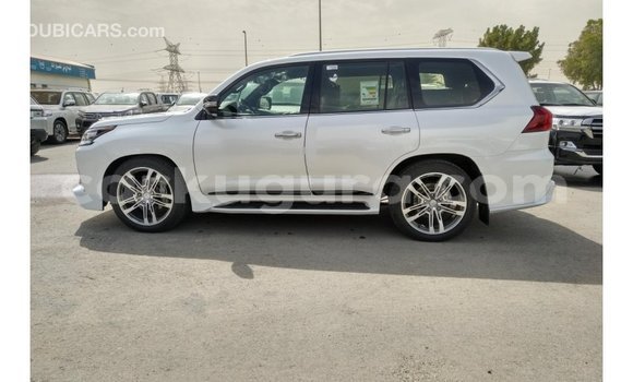 Acheter Import Voiture Lexus LX Blanc à Import - Dubai, Bujumbura Acheter Import Voiture Lexus LX Blanc à Import - Dubai, Bujumbura