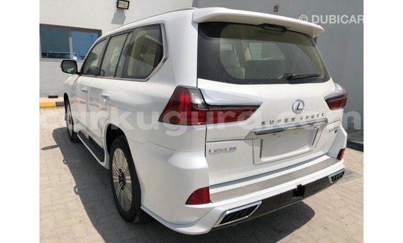 Acheter Import Voiture Lexus LX Blanc à Import - Dubai, Bujumbura Acheter Import Voiture Lexus LX Blanc à Import - Dubai, Bujumbura