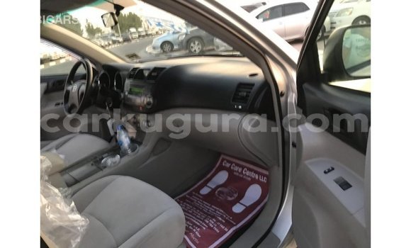 Nunua Imported Toyota Highlander Nyingine Gari ndani ya Import - Dubai nchini Bujumbura Nunua Imported Toyota Highlander Nyingine Gari ndani ya Import - Dubai nchini Bujumbura
