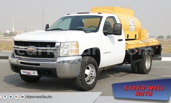 Acheter Import Voiture Chevrolet Silverado Blanc à Import - Dubai, Bujumbura