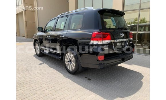 Nunua Imported Toyota Land Cruiser Nyeusi Gari ndani ya Import - Dubai nchini Bujumbura Nunua Imported Toyota Land Cruiser Nyeusi Gari ndani ya Import - Dubai nchini Bujumbura