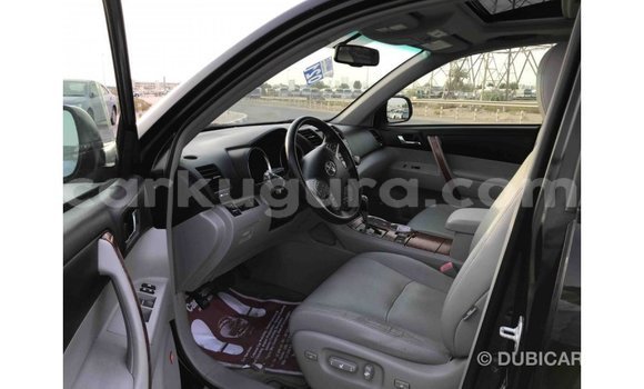 Nunua Imported Toyota Highlander Nyeusi Gari ndani ya Import - Dubai nchini Bujumbura Nunua Imported Toyota Highlander Nyeusi Gari ndani ya Import - Dubai nchini Bujumbura
