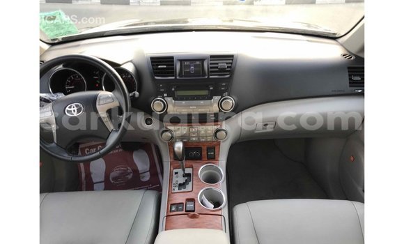 Nunua Imported Toyota Highlander Nyeusi Gari ndani ya Import - Dubai nchini Bujumbura Nunua Imported Toyota Highlander Nyeusi Gari ndani ya Import - Dubai nchini Bujumbura