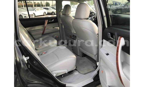 Nunua Imported Toyota Highlander Nyeusi Gari ndani ya Import - Dubai nchini Bujumbura Nunua Imported Toyota Highlander Nyeusi Gari ndani ya Import - Dubai nchini Bujumbura