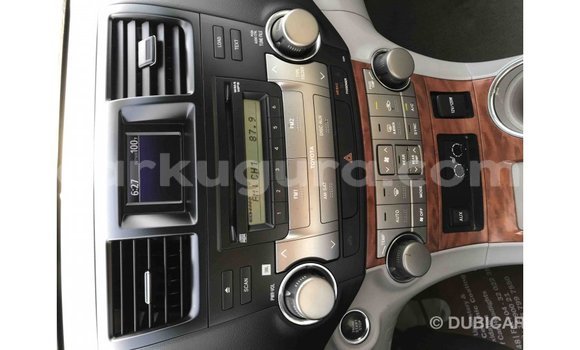 Nunua Imported Toyota Highlander Nyeusi Gari ndani ya Import - Dubai nchini Bujumbura Nunua Imported Toyota Highlander Nyeusi Gari ndani ya Import - Dubai nchini Bujumbura