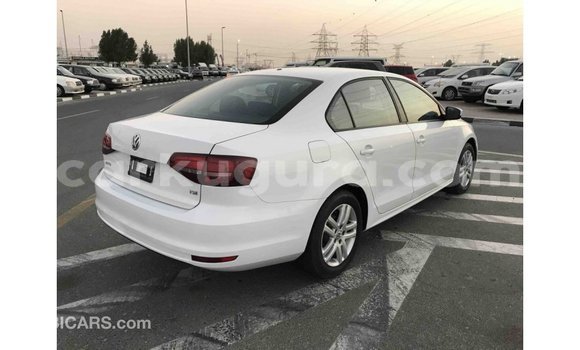 Nunua Imported Volkswagen Jetta Nyeupe Gari ndani ya Import - Dubai nchini Bujumbura Nunua Imported Volkswagen Jetta Nyeupe Gari ndani ya Import - Dubai nchini Bujumbura