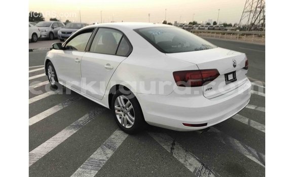 Nunua Imported Volkswagen Jetta Nyeupe Gari ndani ya Import - Dubai nchini Bujumbura Nunua Imported Volkswagen Jetta Nyeupe Gari ndani ya Import - Dubai nchini Bujumbura