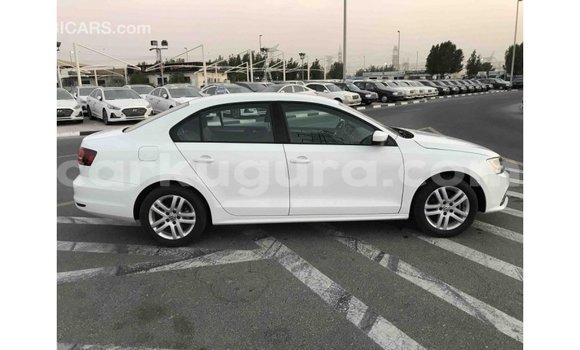 Nunua Imported Volkswagen Jetta Nyeupe Gari ndani ya Import - Dubai nchini Bujumbura Nunua Imported Volkswagen Jetta Nyeupe Gari ndani ya Import - Dubai nchini Bujumbura