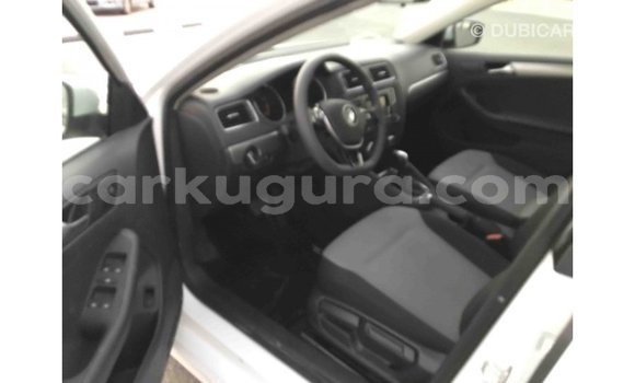 Nunua Imported Volkswagen Jetta Nyeupe Gari ndani ya Import - Dubai nchini Bujumbura Nunua Imported Volkswagen Jetta Nyeupe Gari ndani ya Import - Dubai nchini Bujumbura