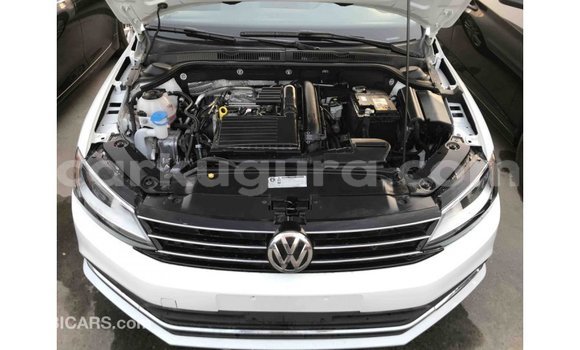 Nunua Imported Volkswagen Jetta Nyeupe Gari ndani ya Import - Dubai nchini Bujumbura Nunua Imported Volkswagen Jetta Nyeupe Gari ndani ya Import - Dubai nchini Bujumbura