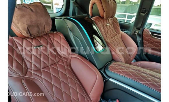 Acheter Import Voiture Lexus LX Noir à Import - Dubai, Bujumbura Acheter Import Voiture Lexus LX Noir à Import - Dubai, Bujumbura