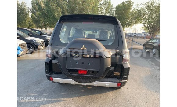 Nunua Imported Mitsubishi Pajero Nyeusi Gari ndani ya Import - Dubai nchini Bujumbura Nunua Imported Mitsubishi Pajero Nyeusi Gari ndani ya Import - Dubai nchini Bujumbura