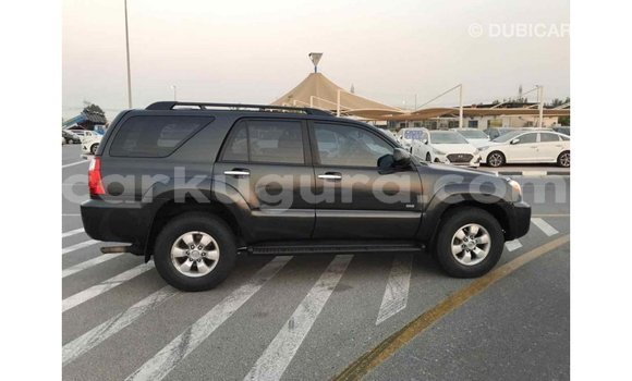 Nunua Imported Toyota 4Runner Nyeusi Gari ndani ya Import - Dubai nchini Bujumbura Nunua Imported Toyota 4Runner Nyeusi Gari ndani ya Import - Dubai nchini Bujumbura