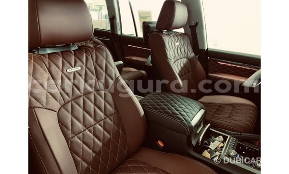 Acheter Import Voiture Toyota Land Cruiser Noir à Import - Dubai, Bujumbura Acheter Import Voiture Toyota Land Cruiser Noir à Import - Dubai, Bujumbura