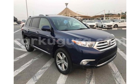 Acheter Import Voiture Toyota Highlander Bleu à Import - Dubai, Bujumbura Acheter Import Voiture Toyota Highlander Bleu à Import - Dubai, Bujumbura