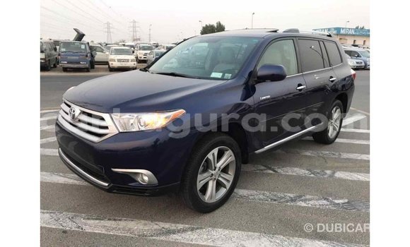Acheter Import Voiture Toyota Highlander Bleu à Import - Dubai, Bujumbura Acheter Import Voiture Toyota Highlander Bleu à Import - Dubai, Bujumbura