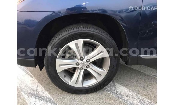 Acheter Import Voiture Toyota Highlander Bleu à Import - Dubai, Bujumbura Acheter Import Voiture Toyota Highlander Bleu à Import - Dubai, Bujumbura